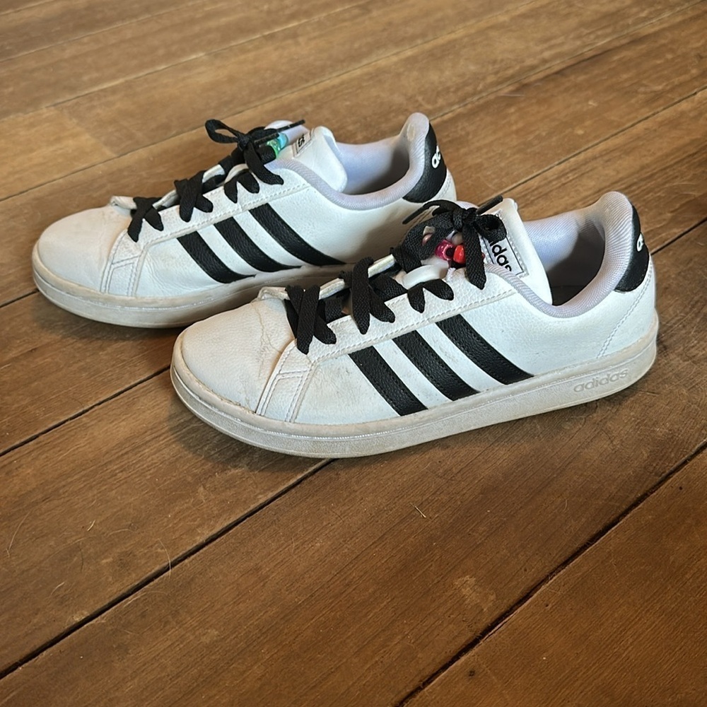 Adidas Women’s sneakers size 6.5 - Picture 3 of 6